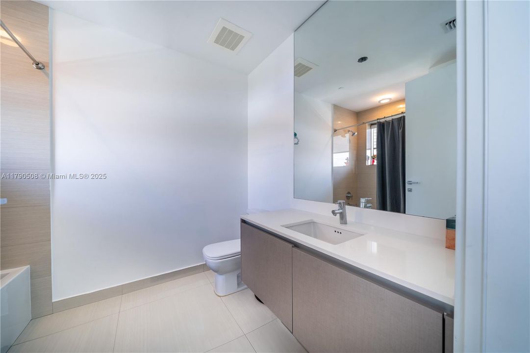 For Sale: $1,880,000 (3 beds, 5 baths, 2398 Square Feet)