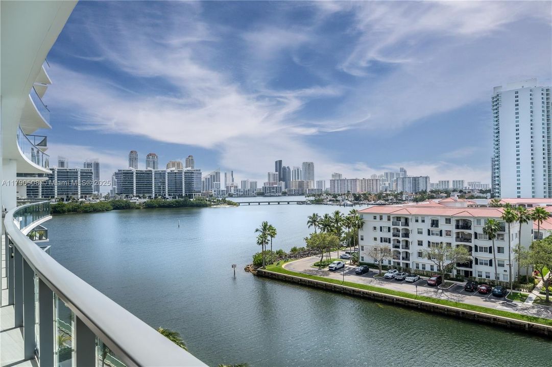 For Sale: $1,880,000 (3 beds, 5 baths, 2398 Square Feet)