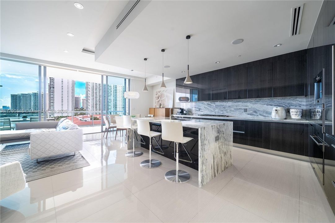 For Sale: $1,985,000 (3 beds, 5 baths, 2624 Square Feet)