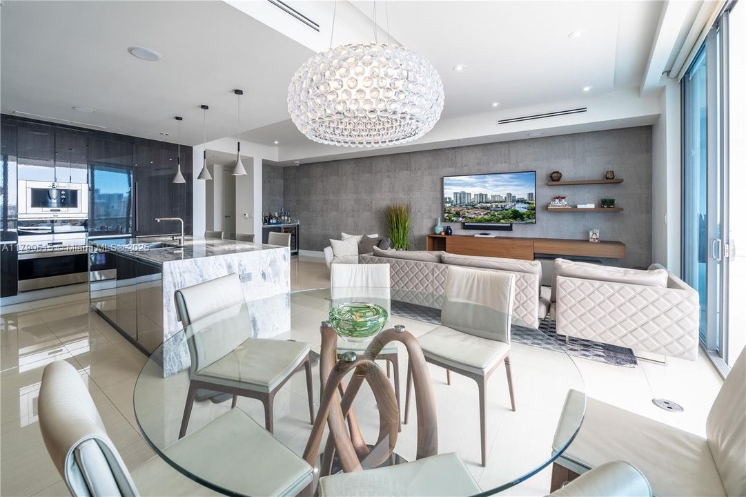 For Sale: $1,985,000 (3 beds, 5 baths, 2624 Square Feet)
