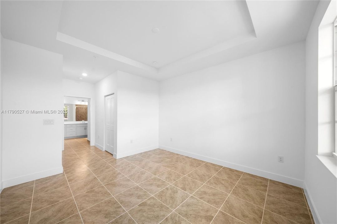 En Venta: $499,990 (3 camas, 3 baños, 1840 Pies cuadrados)