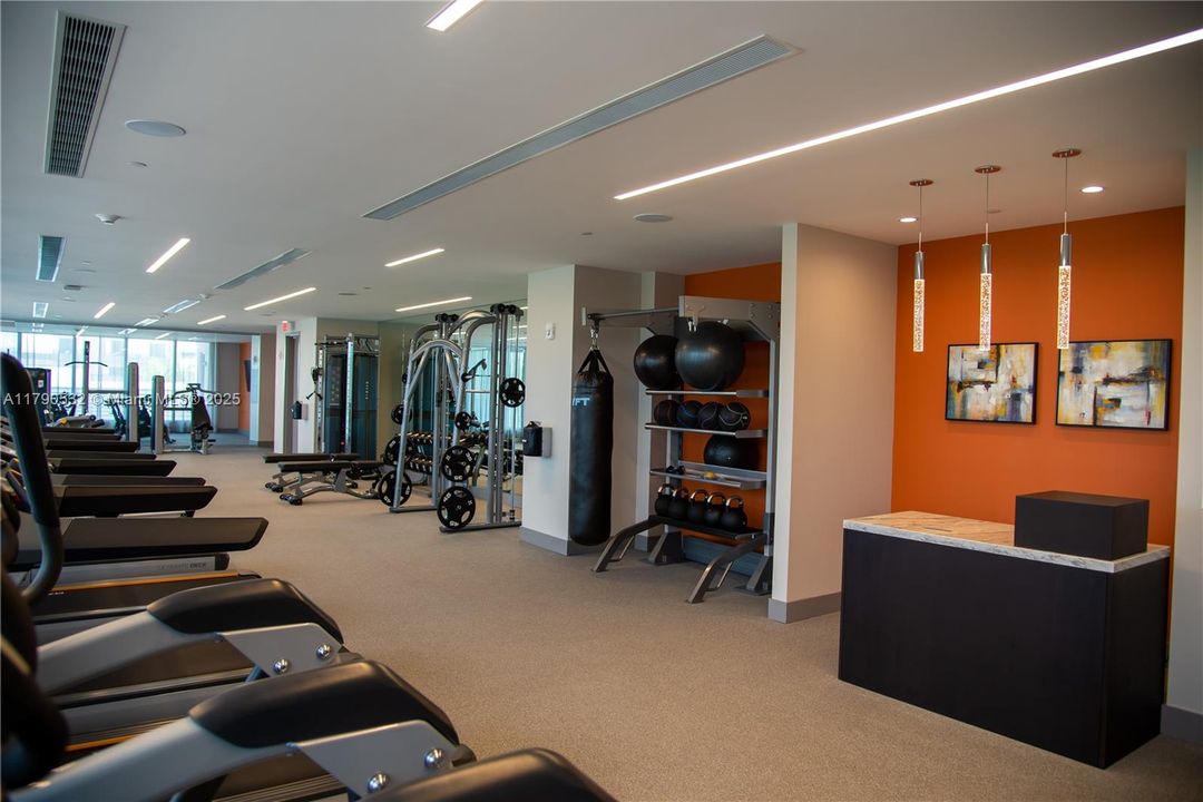 Recently Rented: $3,950 (3 beds, 3 baths, 1379 Square Feet)