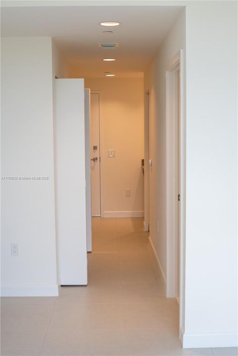 Recently Rented: $3,950 (3 beds, 3 baths, 1379 Square Feet)