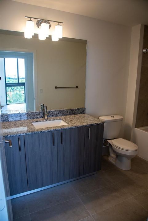 Recently Rented: $3,950 (3 beds, 3 baths, 1379 Square Feet)