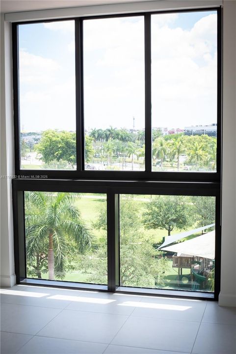 Recently Rented: $3,950 (3 beds, 3 baths, 1379 Square Feet)