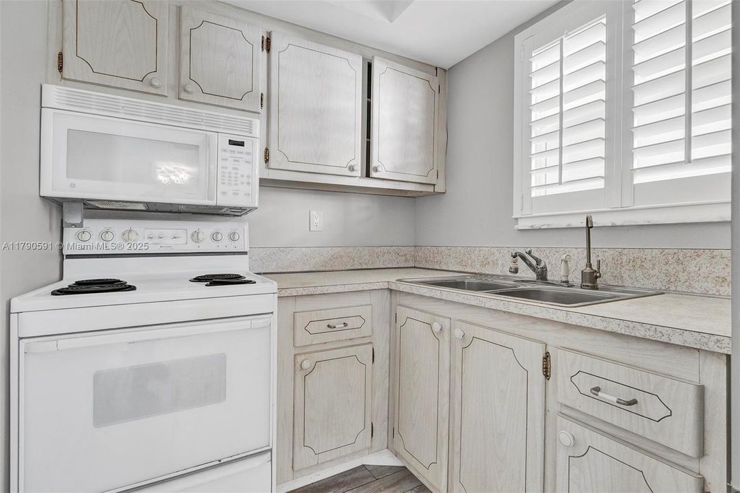 Vendido Recientemente: $105,000 (1 camas, 1 baños, 577 Pies cuadrados)