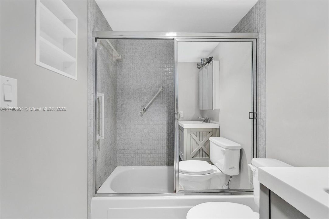 Vendido Recientemente: $105,000 (1 camas, 1 baños, 577 Pies cuadrados)