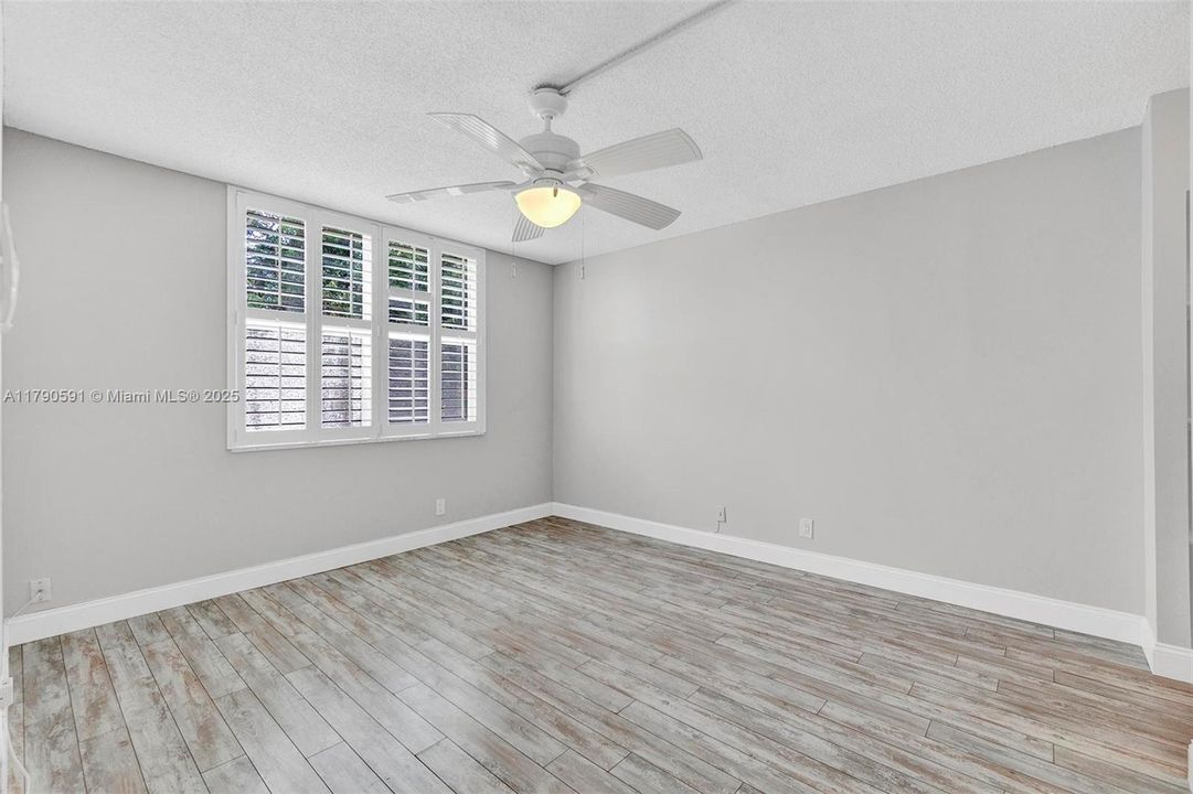Vendido Recientemente: $105,000 (1 camas, 1 baños, 577 Pies cuadrados)