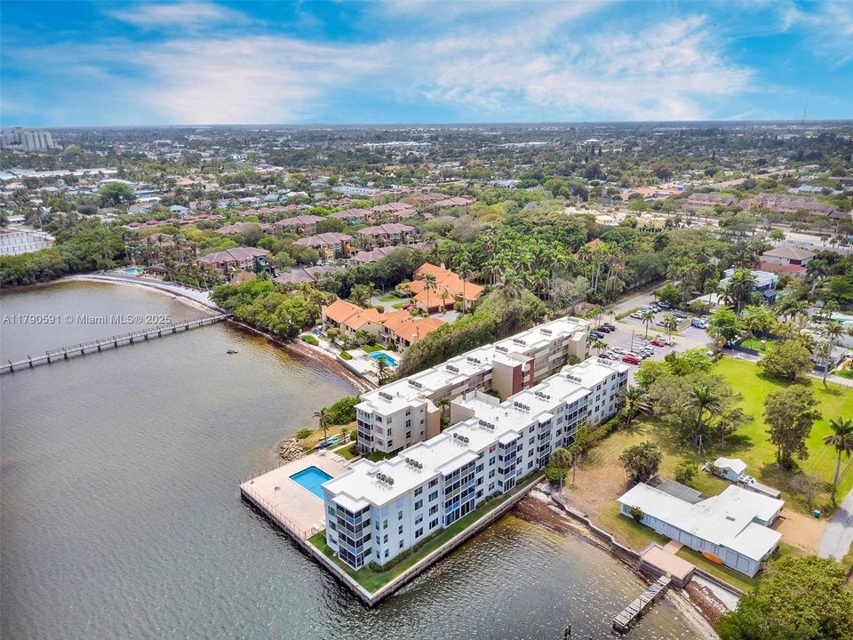Vendido Recientemente: $105,000 (1 camas, 1 baños, 577 Pies cuadrados)