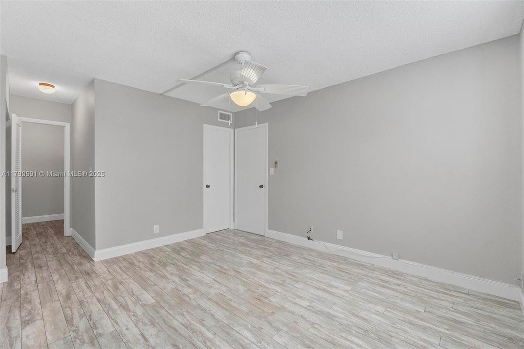 Vendido Recientemente: $105,000 (1 camas, 1 baños, 577 Pies cuadrados)