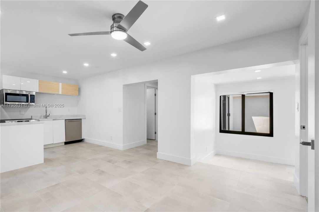 Recently Rented: $2,990 (2 beds, 2 baths, 1100 Square Feet)