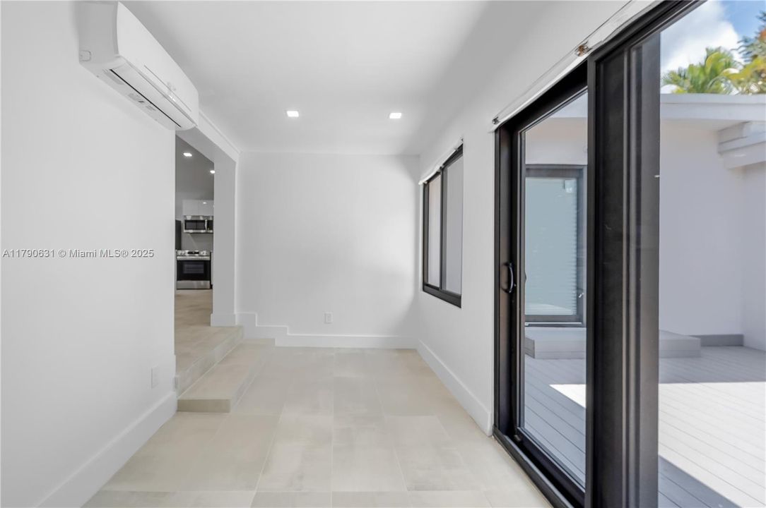 Recently Rented: $2,990 (2 beds, 2 baths, 1100 Square Feet)