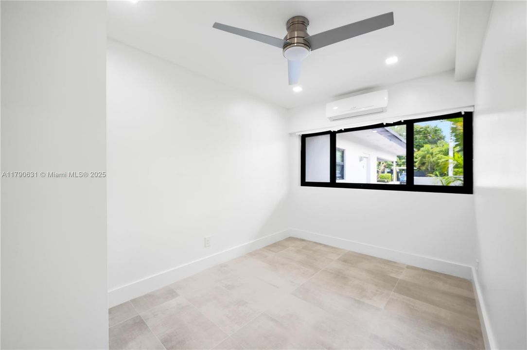 Recently Rented: $2,990 (2 beds, 2 baths, 1100 Square Feet)