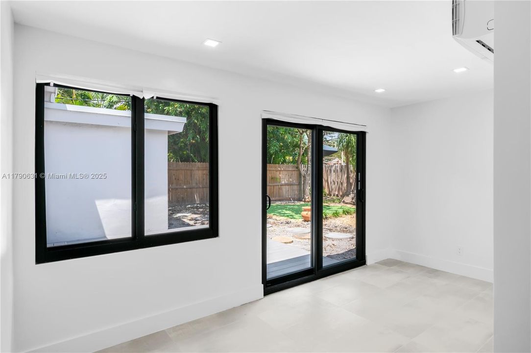 Recently Rented: $2,990 (2 beds, 2 baths, 1100 Square Feet)