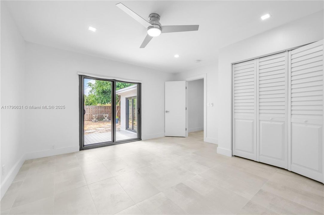 Recently Rented: $2,990 (2 beds, 2 baths, 1100 Square Feet)