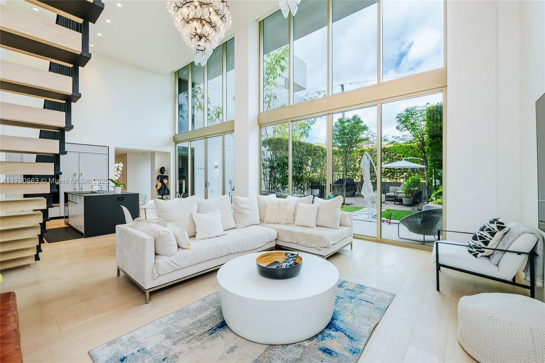 Recientemente alquilado: $21,000 (3 camas, 3 baños, 2397 Pies cuadrados)