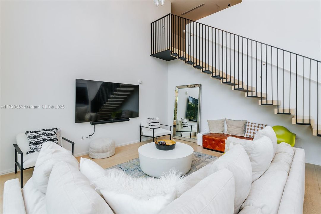 Recientemente alquilado: $21,000 (3 camas, 3 baños, 2397 Pies cuadrados)