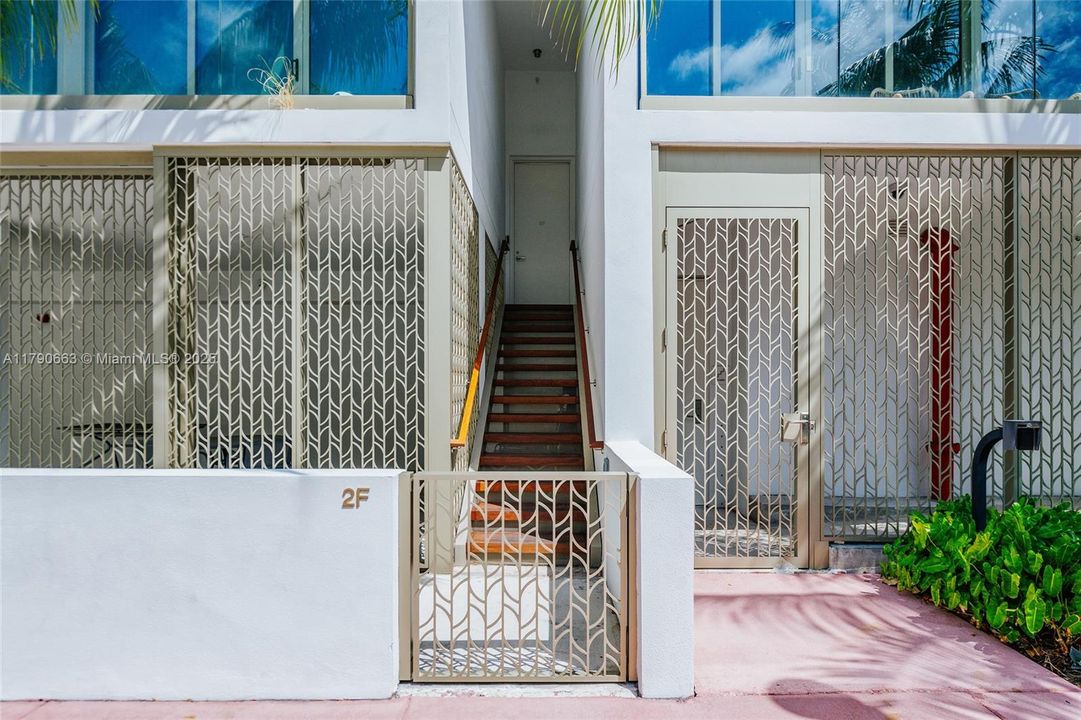 Recientemente alquilado: $21,000 (3 camas, 3 baños, 2397 Pies cuadrados)