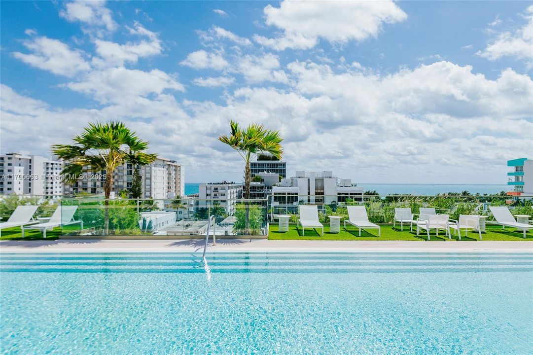 Recientemente alquilado: $21,000 (3 camas, 3 baños, 2397 Pies cuadrados)