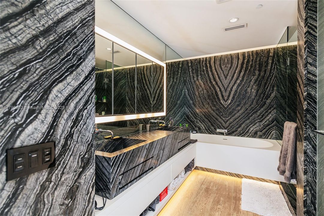 Recientemente alquilado: $21,000 (3 camas, 3 baños, 2397 Pies cuadrados)