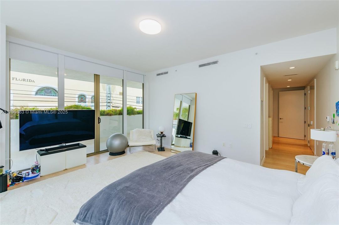 Recientemente alquilado: $21,000 (3 camas, 3 baños, 2397 Pies cuadrados)