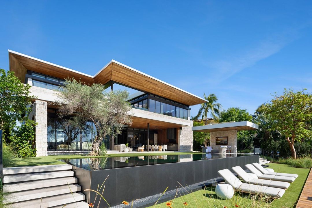 For Sale: $29,950,000 (6 beds, 6 baths, 7635 Square Feet)