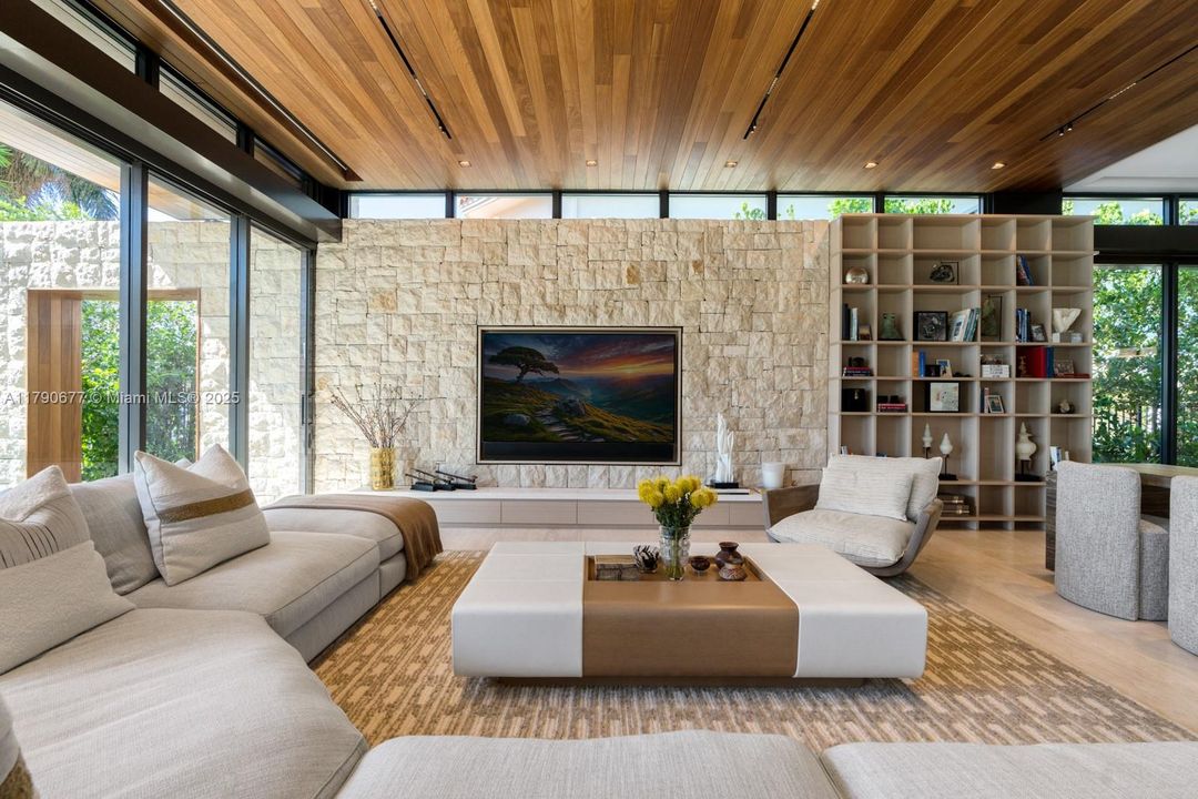 For Sale: $29,950,000 (6 beds, 6 baths, 7635 Square Feet)