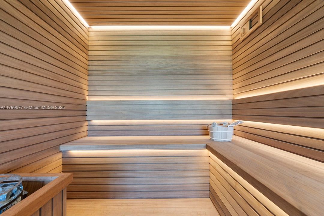 For Sale: $29,950,000 (6 beds, 6 baths, 7635 Square Feet)