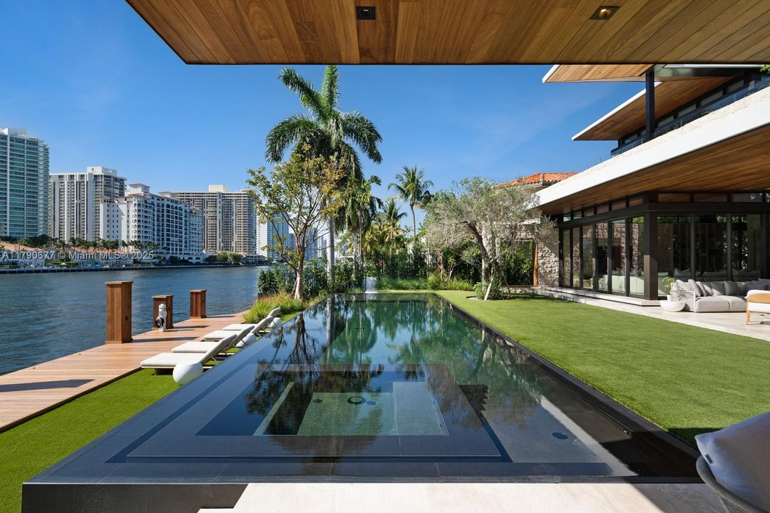 For Sale: $29,950,000 (6 beds, 6 baths, 7635 Square Feet)