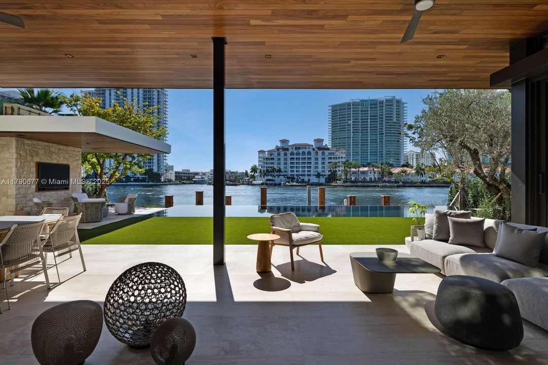 For Sale: $29,950,000 (6 beds, 6 baths, 7635 Square Feet)