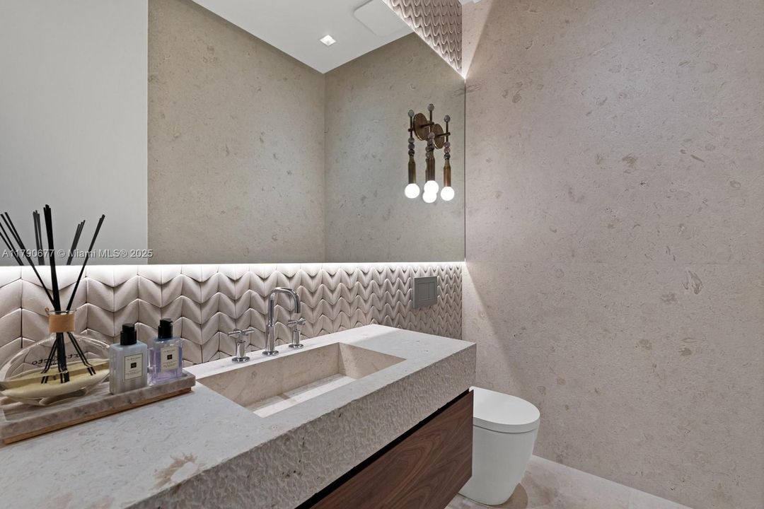 For Sale: $29,950,000 (6 beds, 6 baths, 7635 Square Feet)