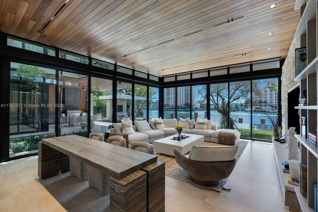 For Sale: $29,950,000 (6 beds, 6 baths, 7635 Square Feet)