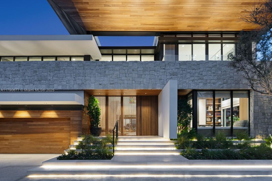 For Sale: $29,950,000 (6 beds, 6 baths, 7635 Square Feet)