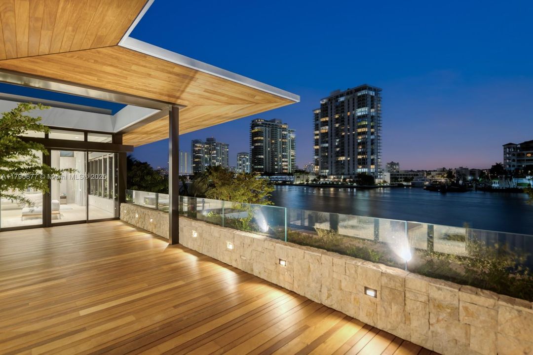 For Sale: $29,950,000 (6 beds, 6 baths, 7635 Square Feet)