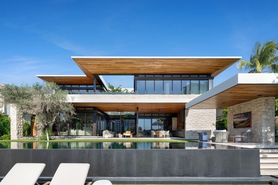 For Sale: $29,950,000 (6 beds, 6 baths, 7635 Square Feet)