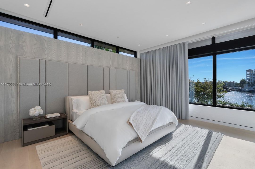 For Sale: $29,950,000 (6 beds, 6 baths, 7635 Square Feet)