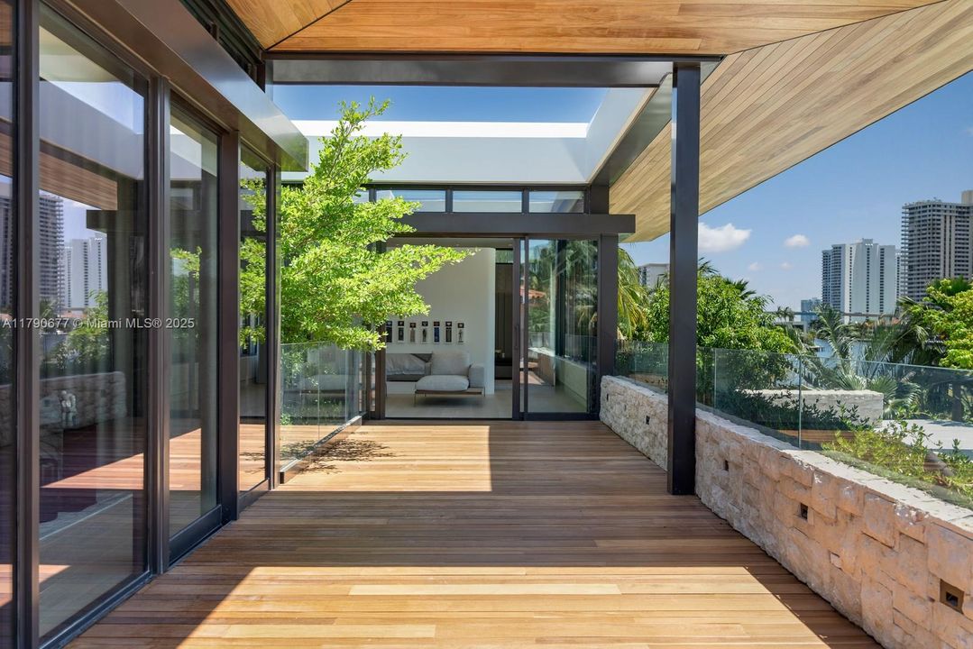 For Sale: $29,950,000 (6 beds, 6 baths, 7635 Square Feet)