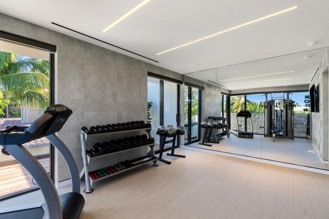 For Sale: $29,950,000 (6 beds, 6 baths, 7635 Square Feet)