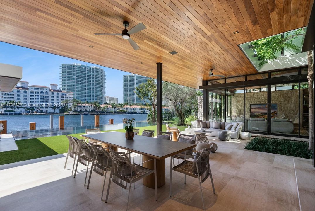 For Sale: $29,950,000 (6 beds, 6 baths, 7635 Square Feet)