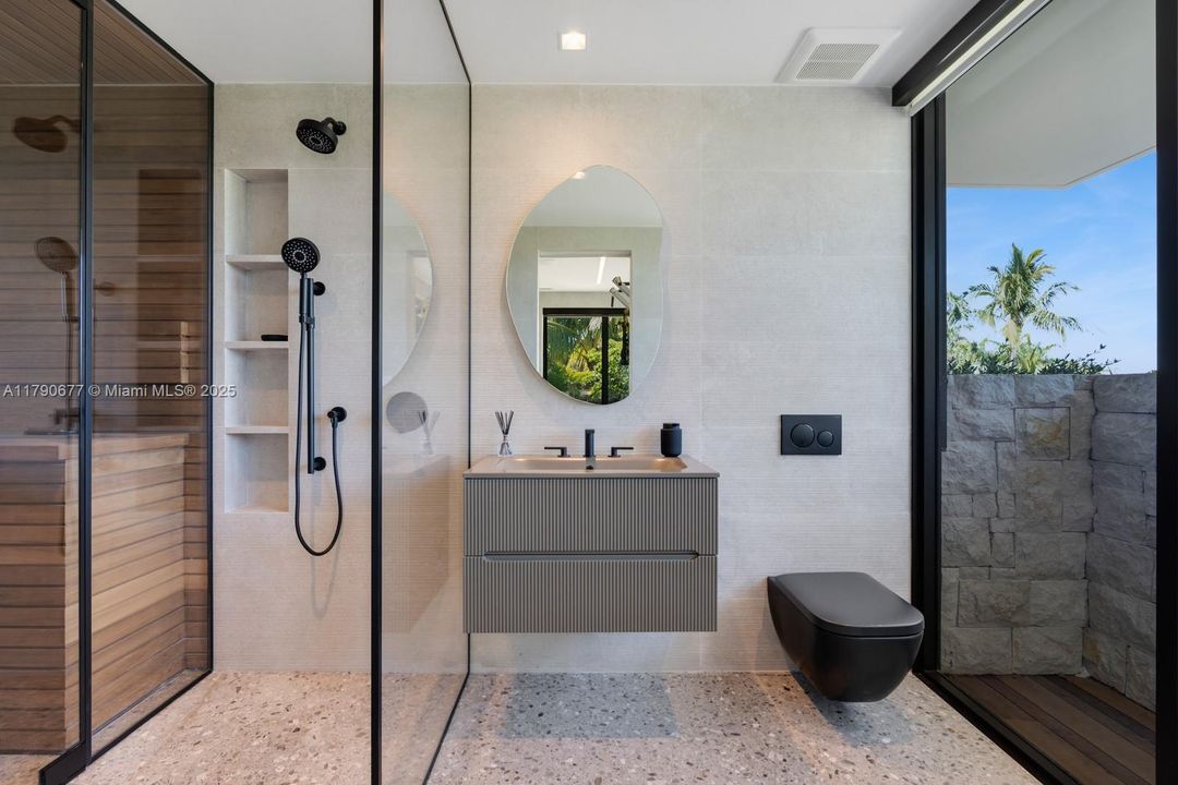 For Sale: $29,950,000 (6 beds, 6 baths, 7635 Square Feet)