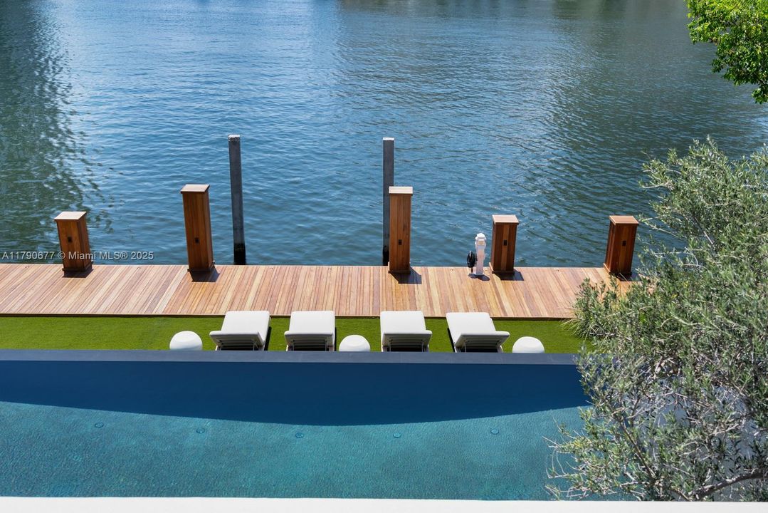 For Sale: $29,950,000 (6 beds, 6 baths, 7635 Square Feet)