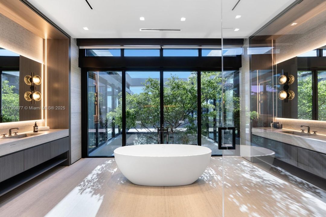 For Sale: $29,950,000 (6 beds, 6 baths, 7635 Square Feet)