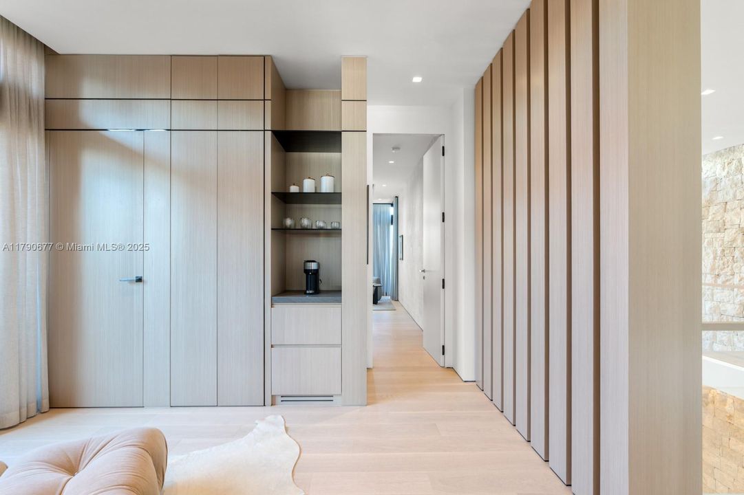 For Sale: $29,950,000 (6 beds, 6 baths, 7635 Square Feet)