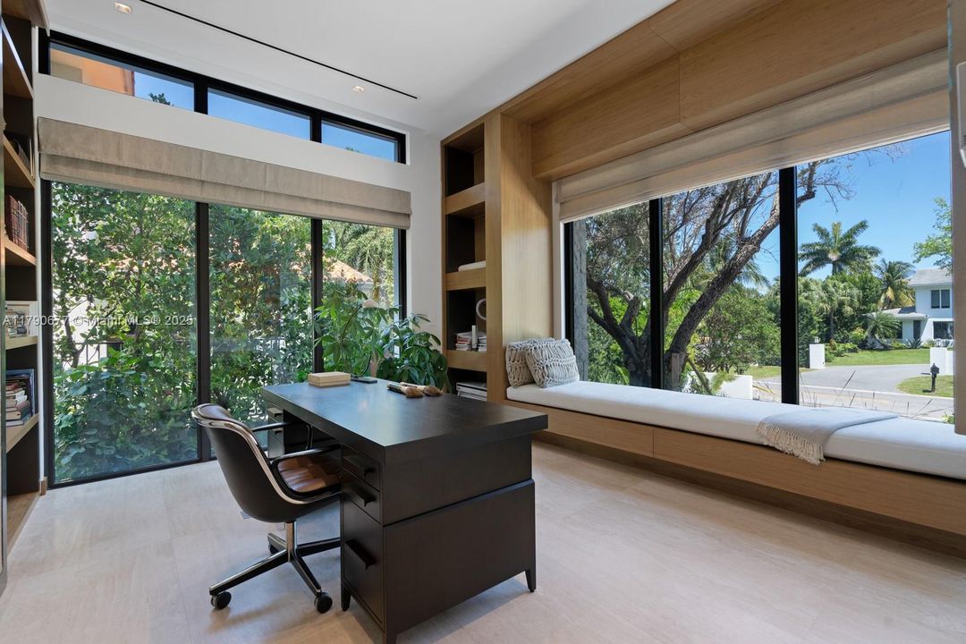 For Sale: $29,950,000 (6 beds, 6 baths, 7635 Square Feet)