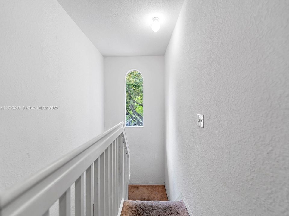 Недавно продано: $283,000 (2 спален, 2 ванн, 1431 Квадратных фут)