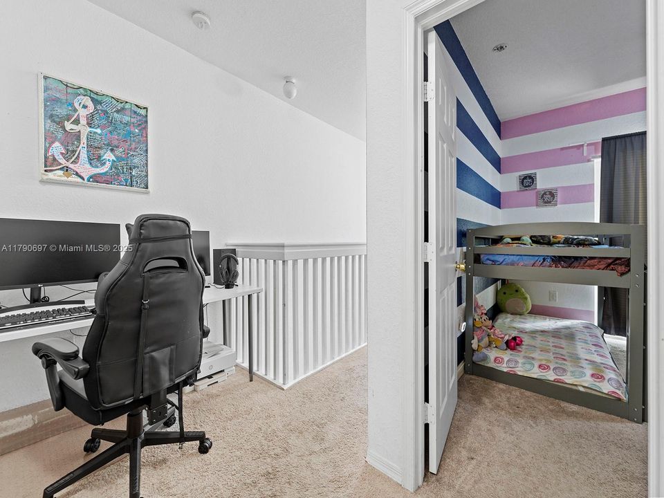 Недавно продано: $283,000 (2 спален, 2 ванн, 1431 Квадратных фут)