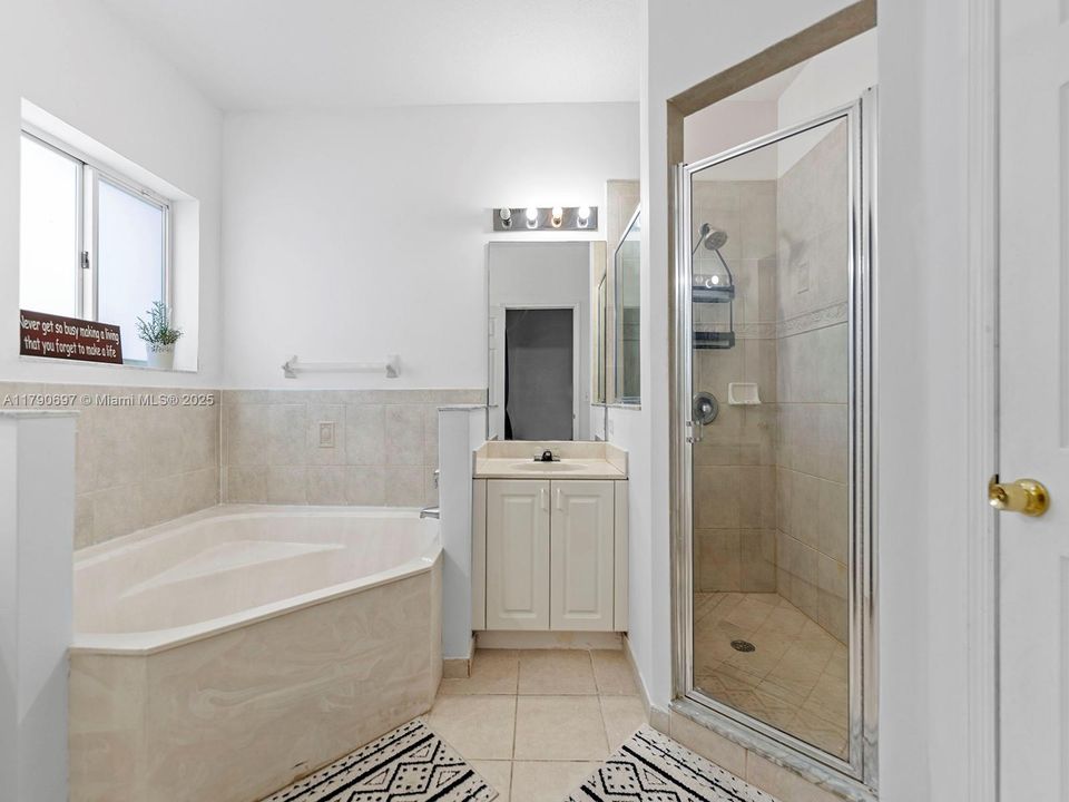 Недавно продано: $283,000 (2 спален, 2 ванн, 1431 Квадратных фут)