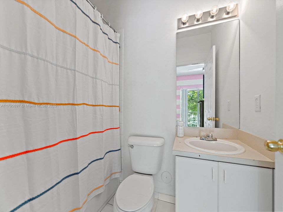 Недавно продано: $283,000 (2 спален, 2 ванн, 1431 Квадратных фут)