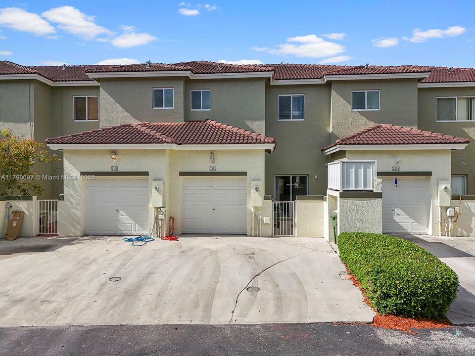 Недавно продано: $283,000 (2 спален, 2 ванн, 1431 Квадратных фут)