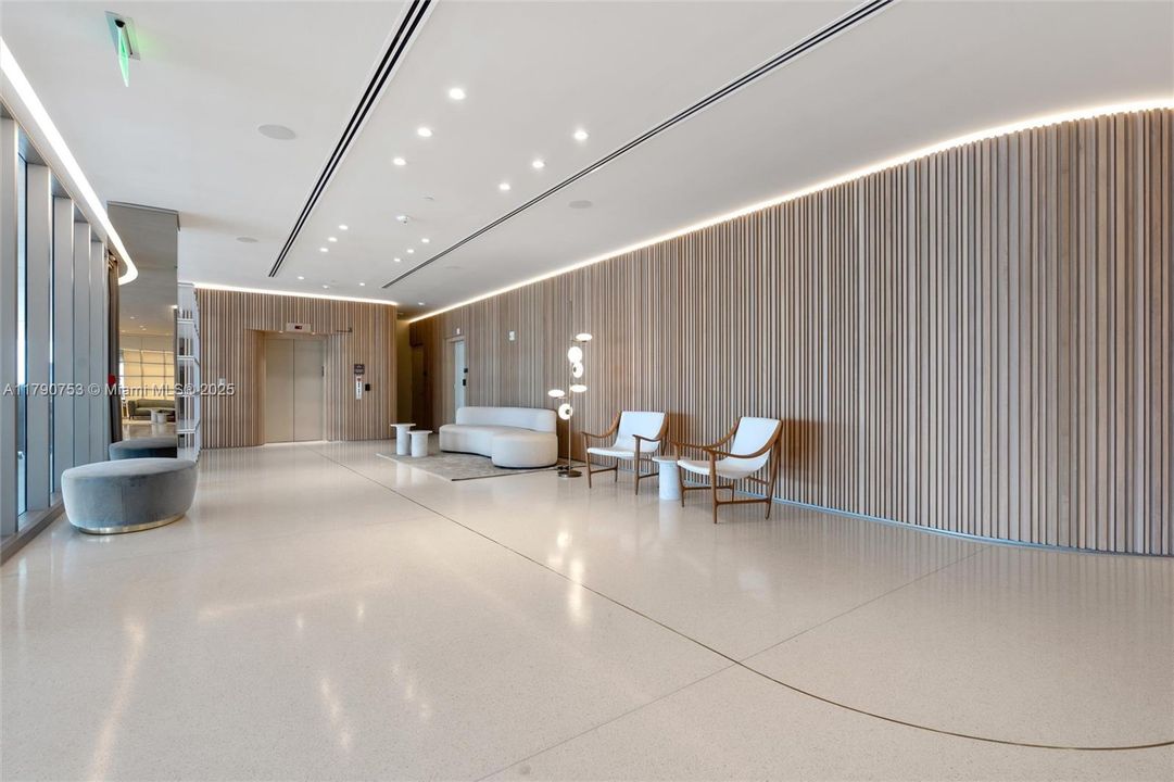 最近租的: $12,500 (3 贝兹, 3 浴室, 2333 平方英尺)